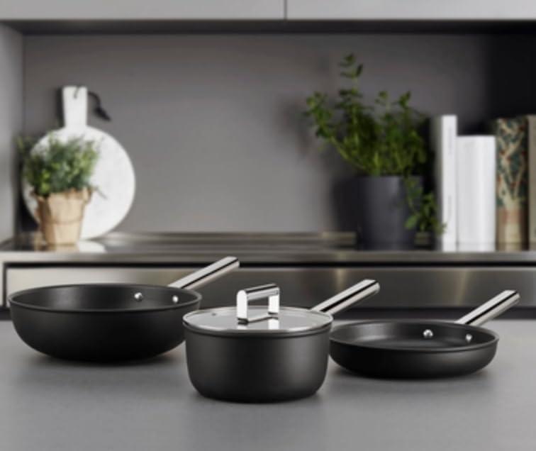 imageSmeg Cookware 12Inch Black FrypanBlack