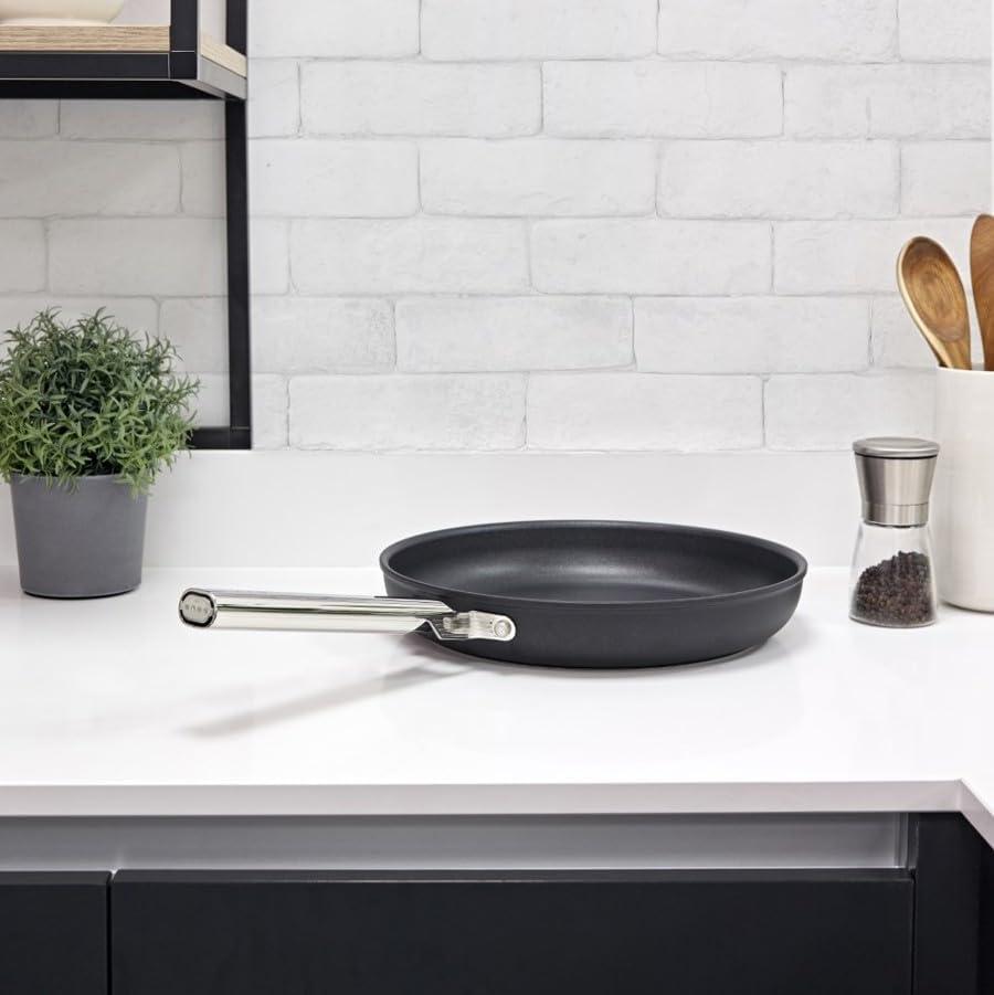 imageSmeg Cookware 12Inch Black FrypanBlack