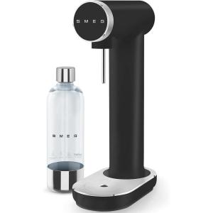 SMEG Soda Maker – Sparkling Water Machine for Kitchen Counter – Collezione – Includes 1L Bottle – Compatible with Standard 60L CO₂ Cylinders (Matte Black)(Matte Black)